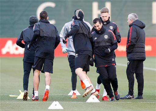 Bất chấp giá lạnh, cầu thủ MU vẫn luyện công đợi CSKA